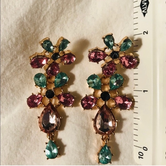 Fabulous Gap Multi-stone Statement Earring Gold Hardware - Picture 8 of 8